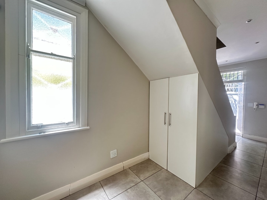 To Let 3 Bedroom Property for Rent in Green Point Western Cape